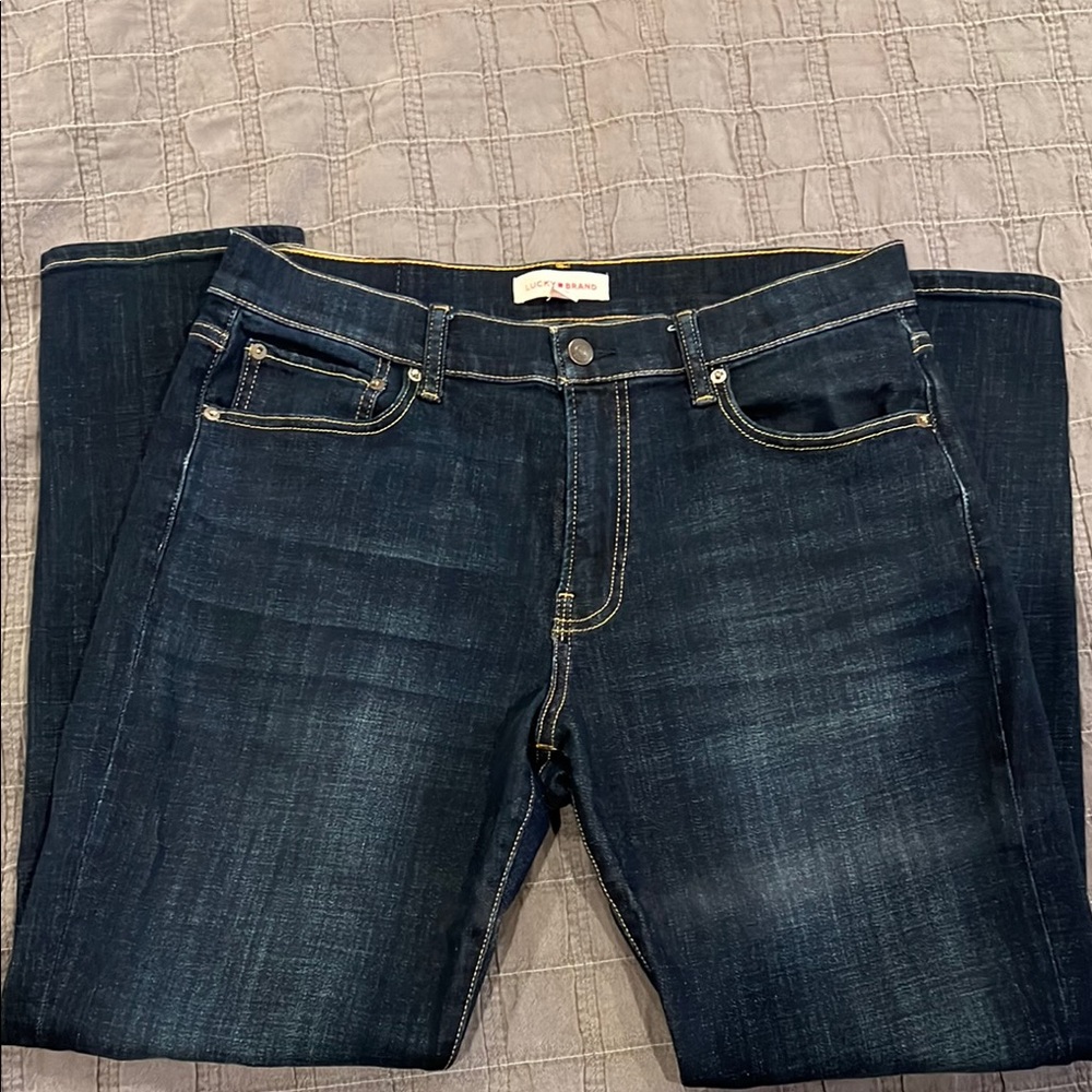 Lucky Brand 33x30 412 Athletic Fit Dark Blue Slim Jeans with Subtle Fading